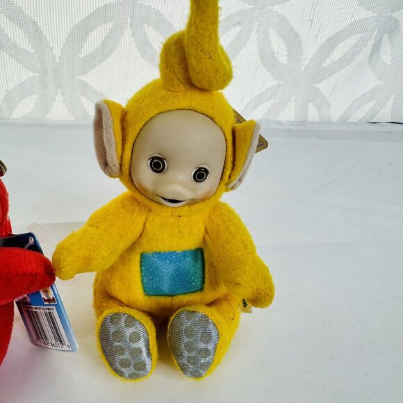 Playschool Teletubbies Laa Laa 5.5 Inch W/Tags 1998 & Laa Laa Backpack Clip - Picture 6 of 8